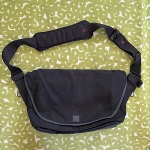 Rickshaw messenger laptop bag biking cycling commuter black grey gray red